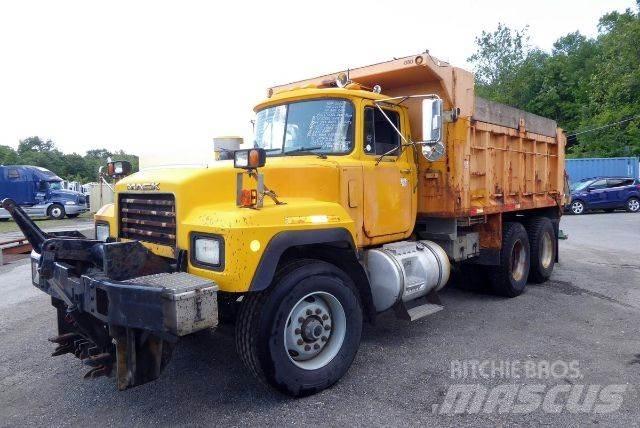 Mack RD688S Pašizgāzējs