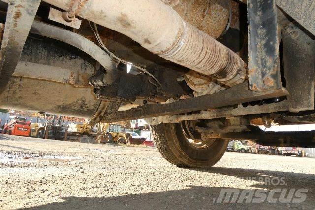 Mack RD688S Smagās mašīnas ar konteineriem
