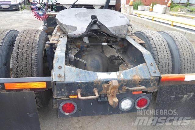 Volvo VNL42T Šasija ar kabīni