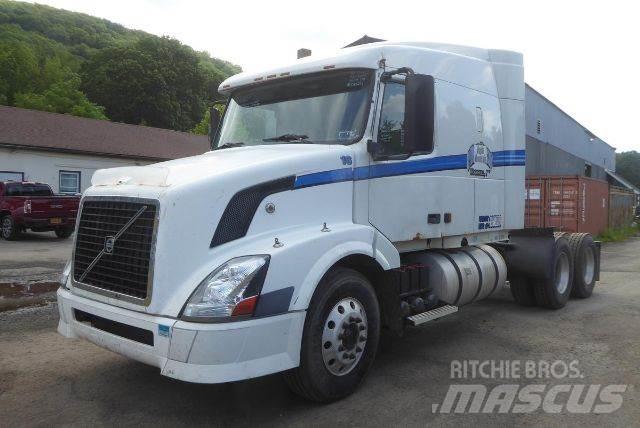 Volvo VNL64T Vilcēji