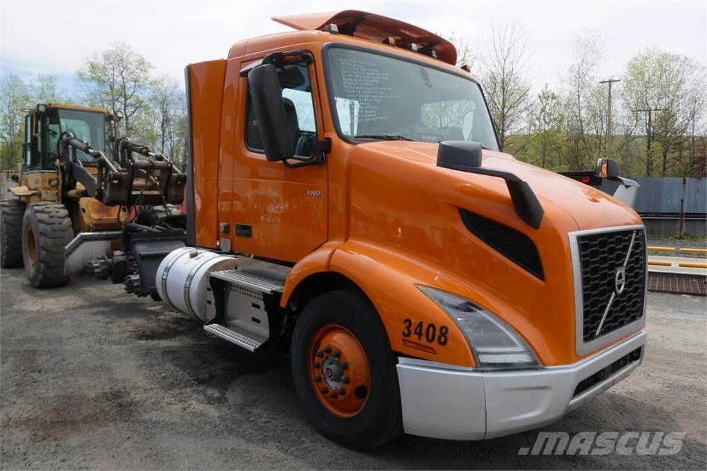 Volvo VNR64T300 Šasija ar kabīni