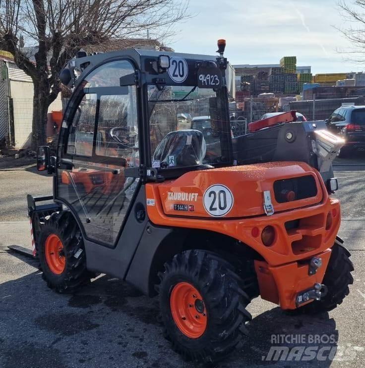 Ausa T144H Teleskopiskie manipulatori