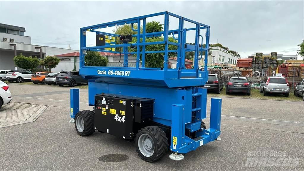 Genie GS-4069 RT Šķerveida pacēlāji