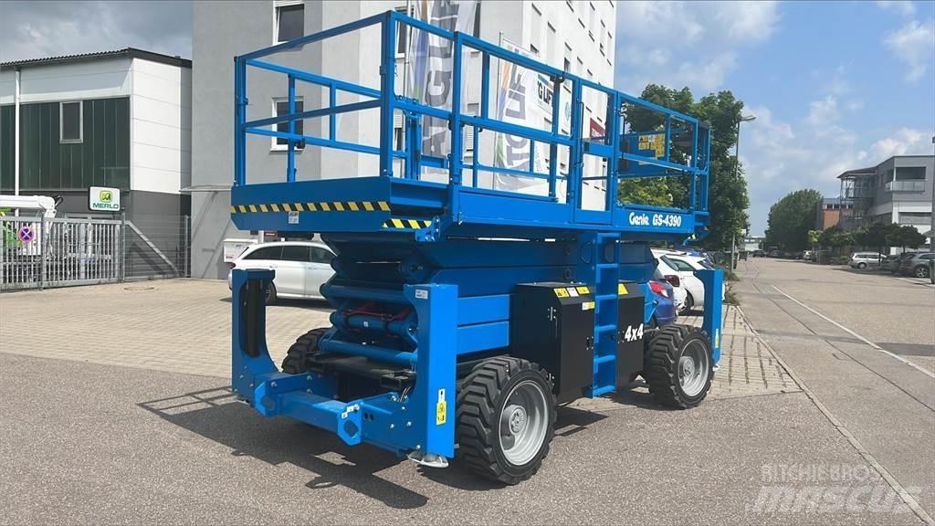 Genie GS-4390RT Šķerveida pacēlāji