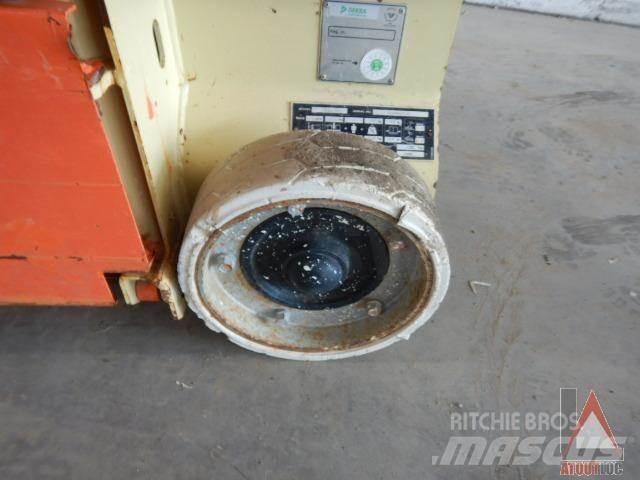 JLG 1230ES Strēles pacēlāji