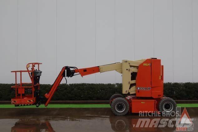 JLG E300AJP Strēles pacēlāji