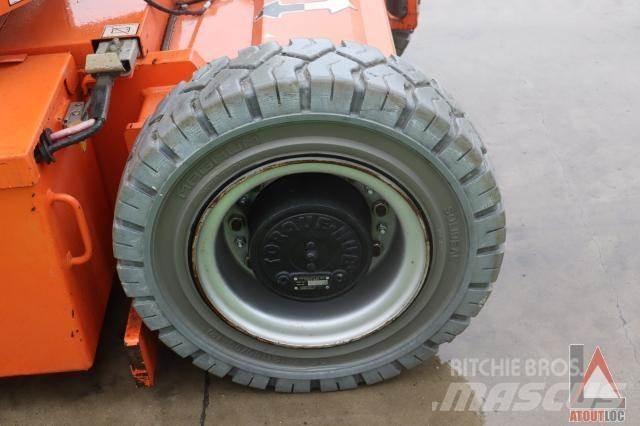 JLG E300AJP Strēles pacēlāji