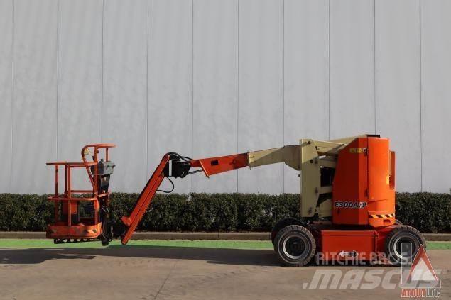 JLG E300AJP Strēles pacēlāji