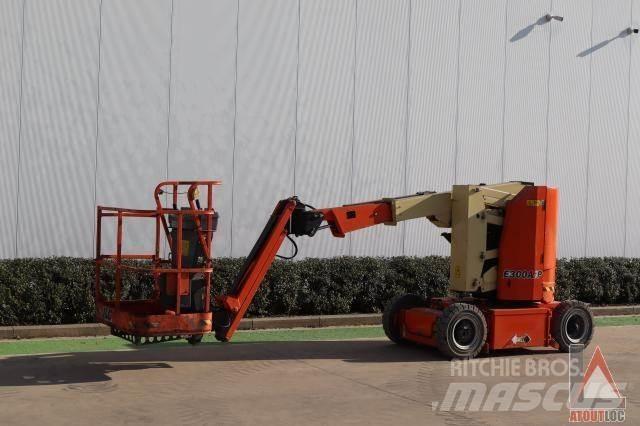 JLG E300AJP Strēles pacēlāji