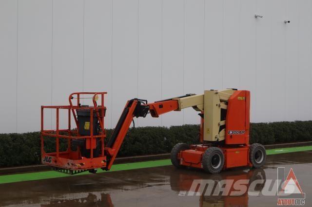 JLG E300AJP Strēles pacēlāji