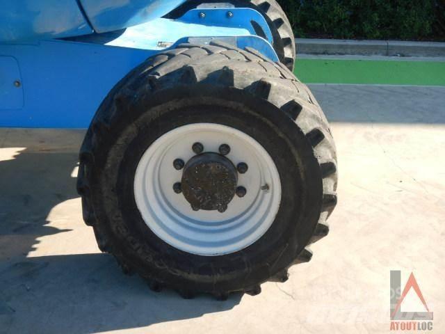 Manitou 200 ATJ Strēles pacēlāji