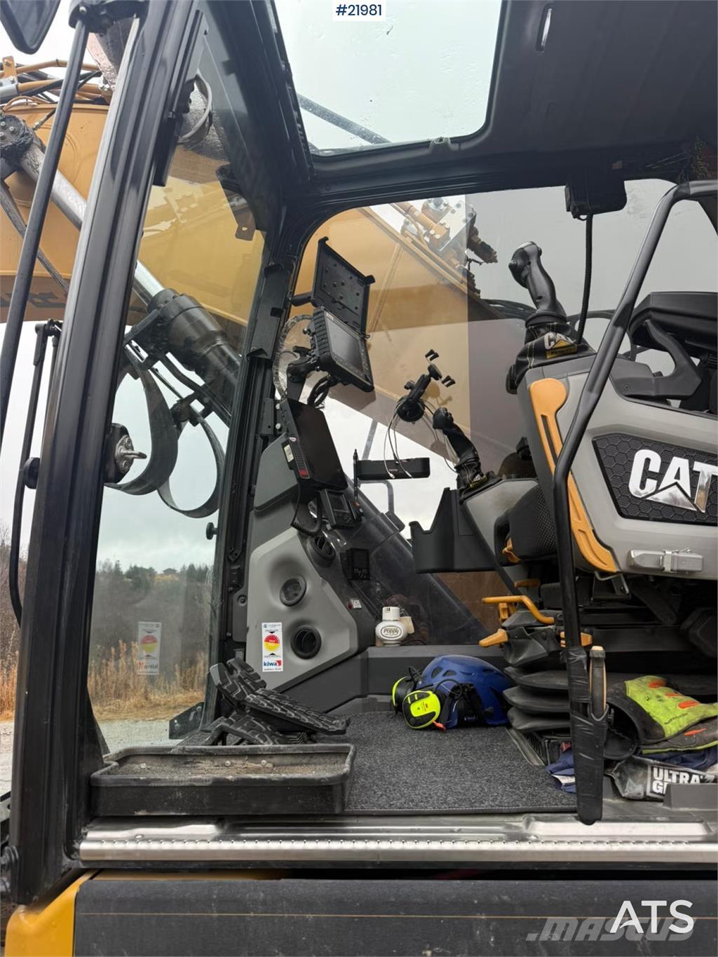CAT 325 Kāpurķēžu ekskavatori