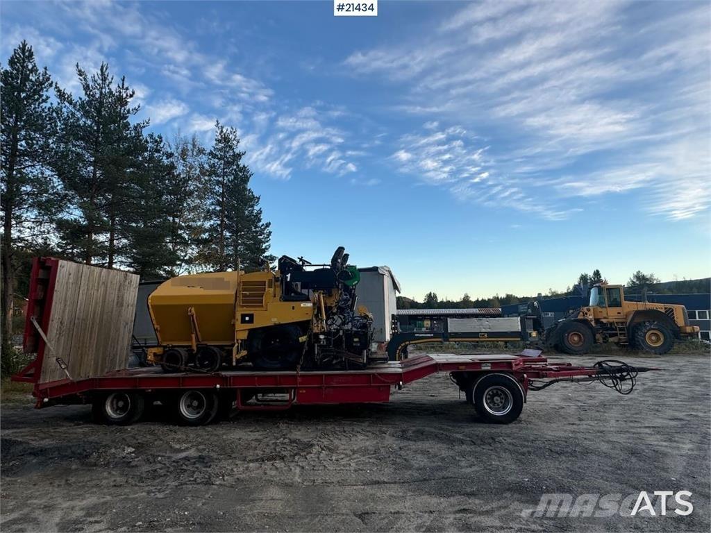 CAT AP 300 Asfalta klājēji