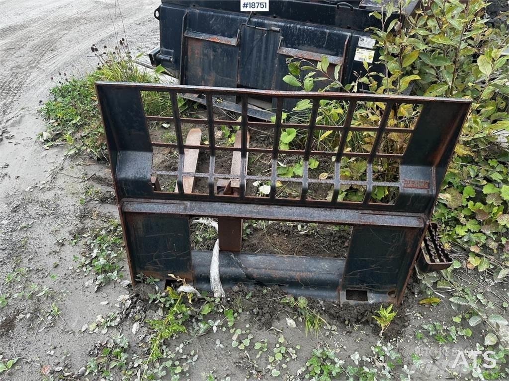 CAT Pallet Forks Būvniecība- Citi