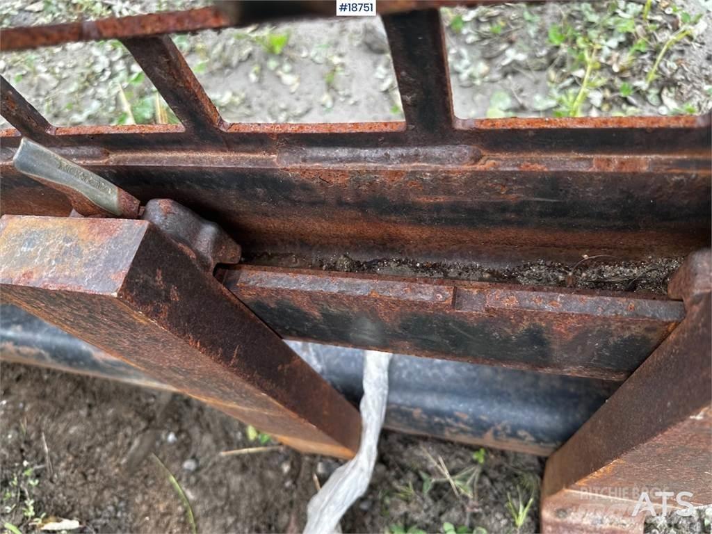 CAT Pallet Forks Būvniecība- Citi