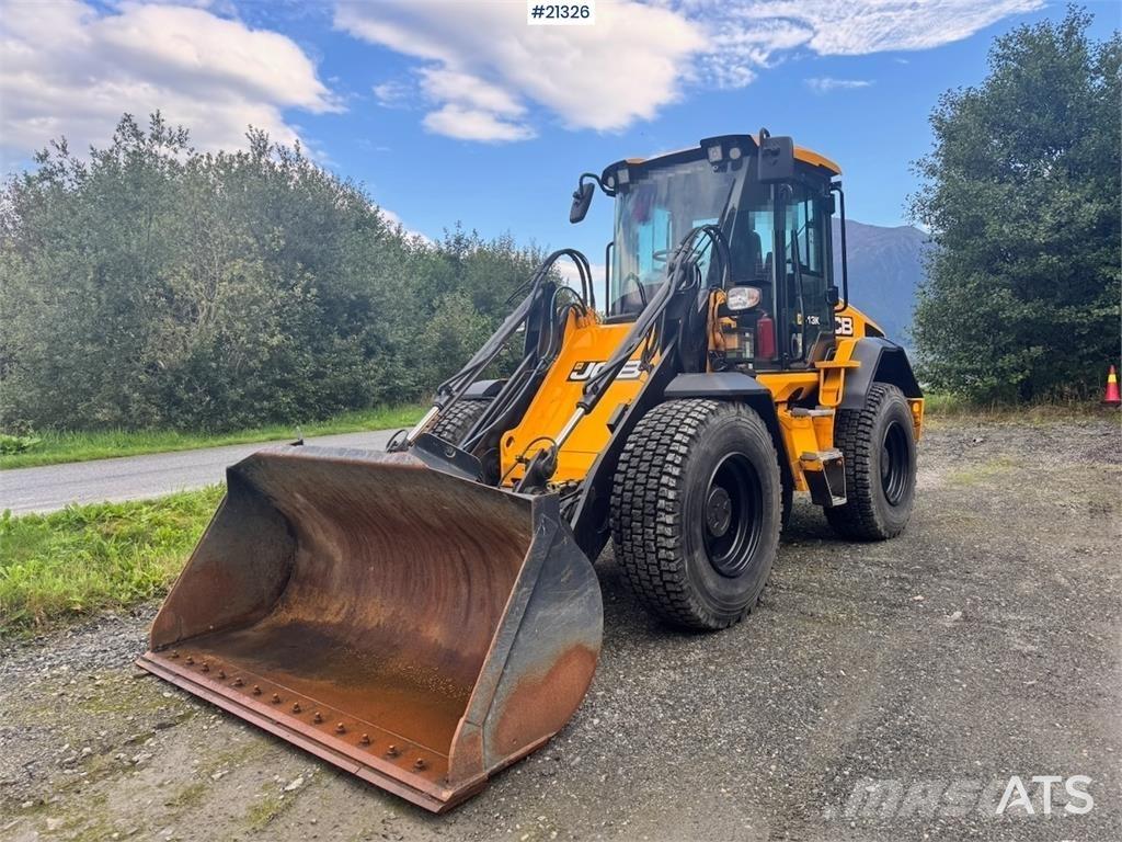 JCB 413K Iekrāvēji uz riteņiem