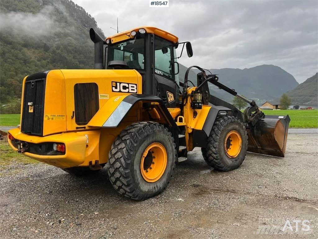 JCB 437HT Iekrāvēji uz riteņiem