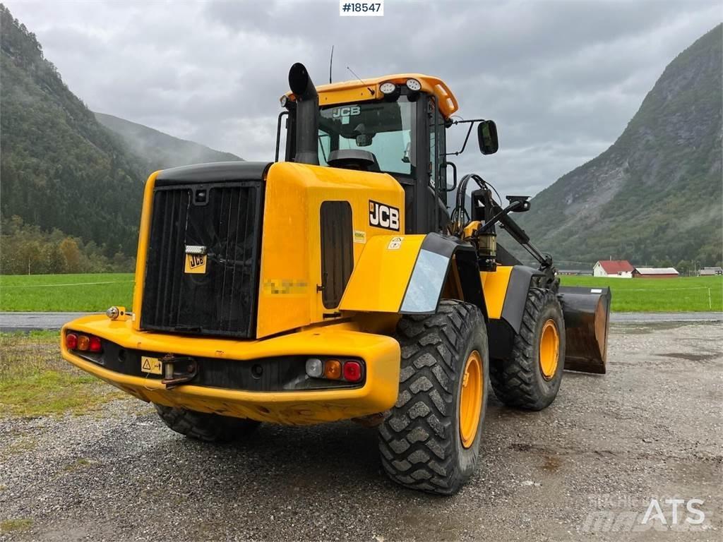 JCB 437HT Iekrāvēji uz riteņiem