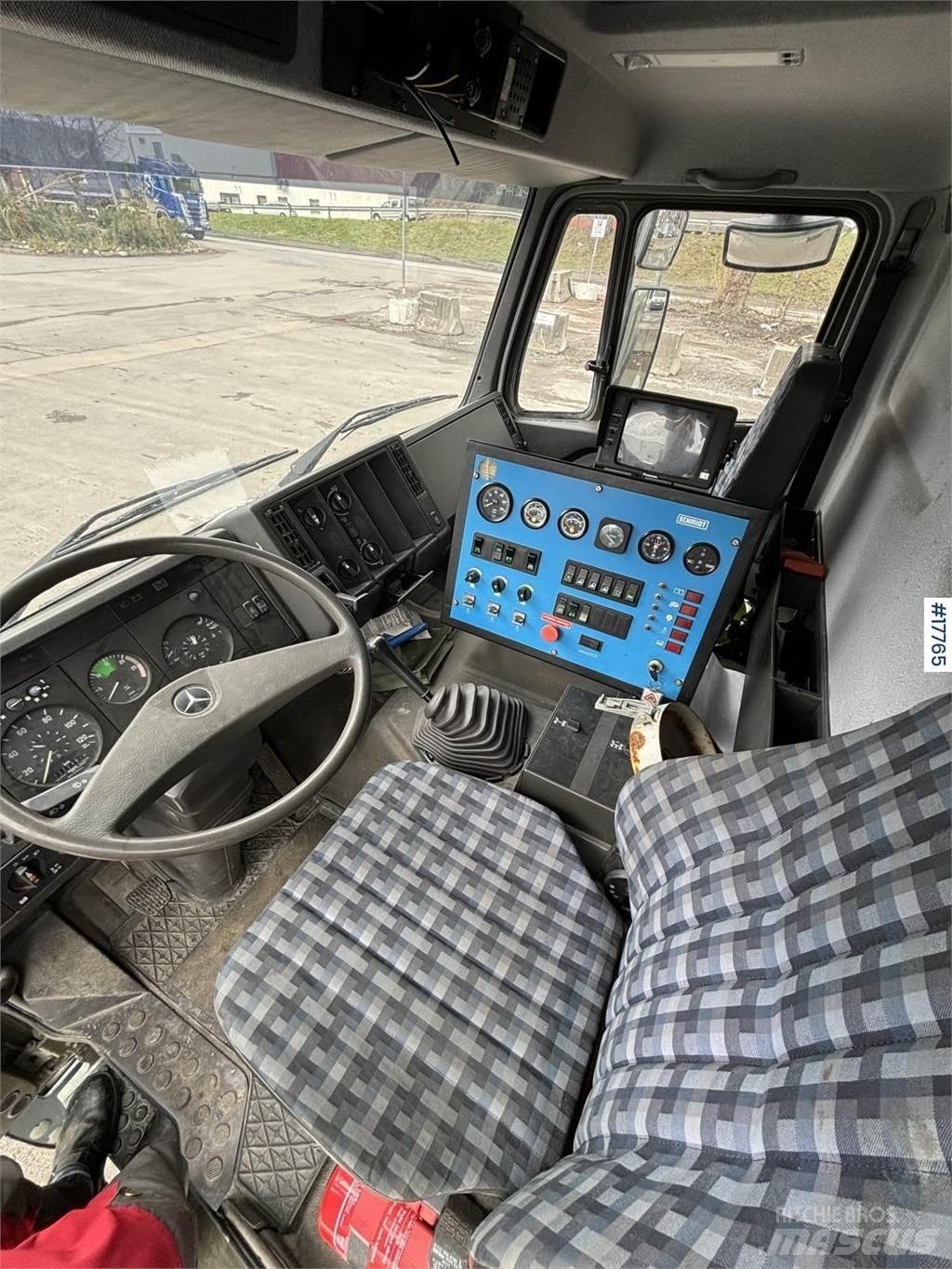 Mercedes-Benz 1824 Ielu tīrāmās mašīnas