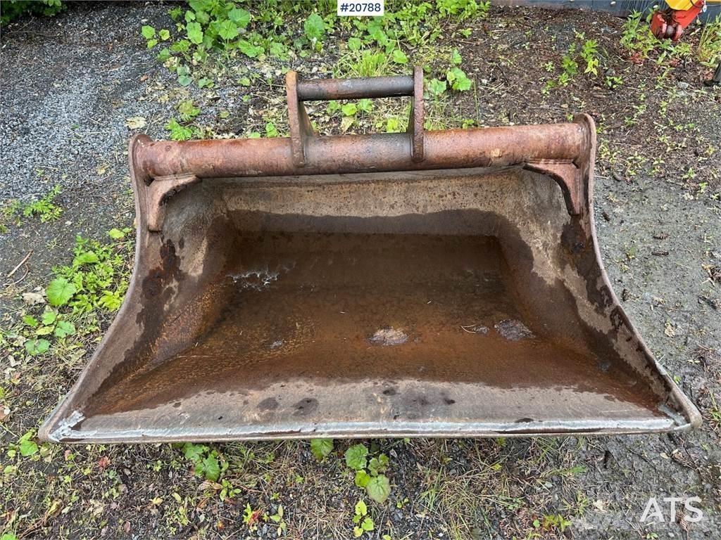 New Holland ST 135 Kāpurķēžu ekskavatori