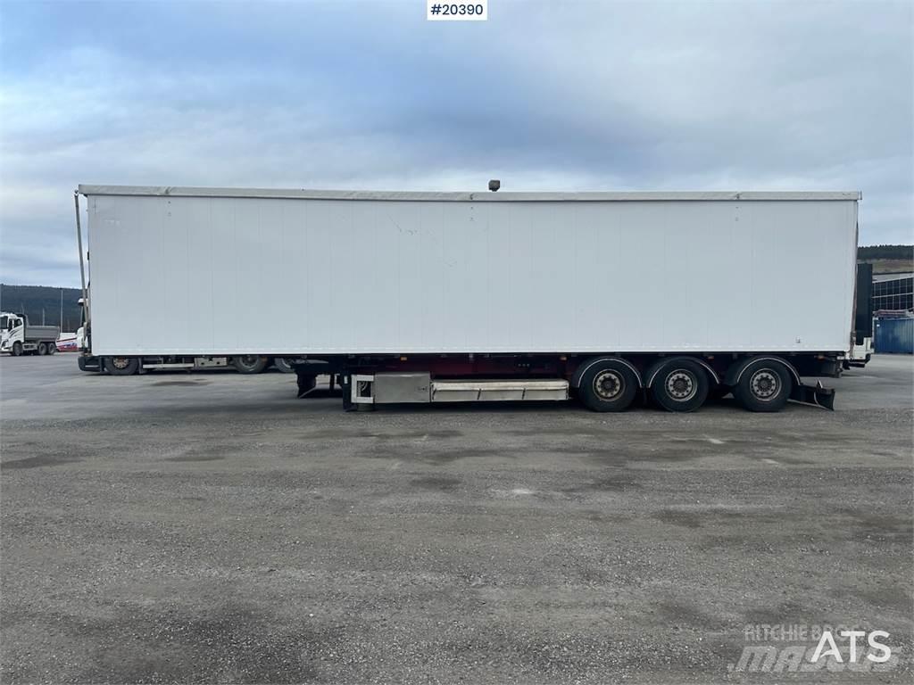 Vang 3 axle trailer Citas piekabes