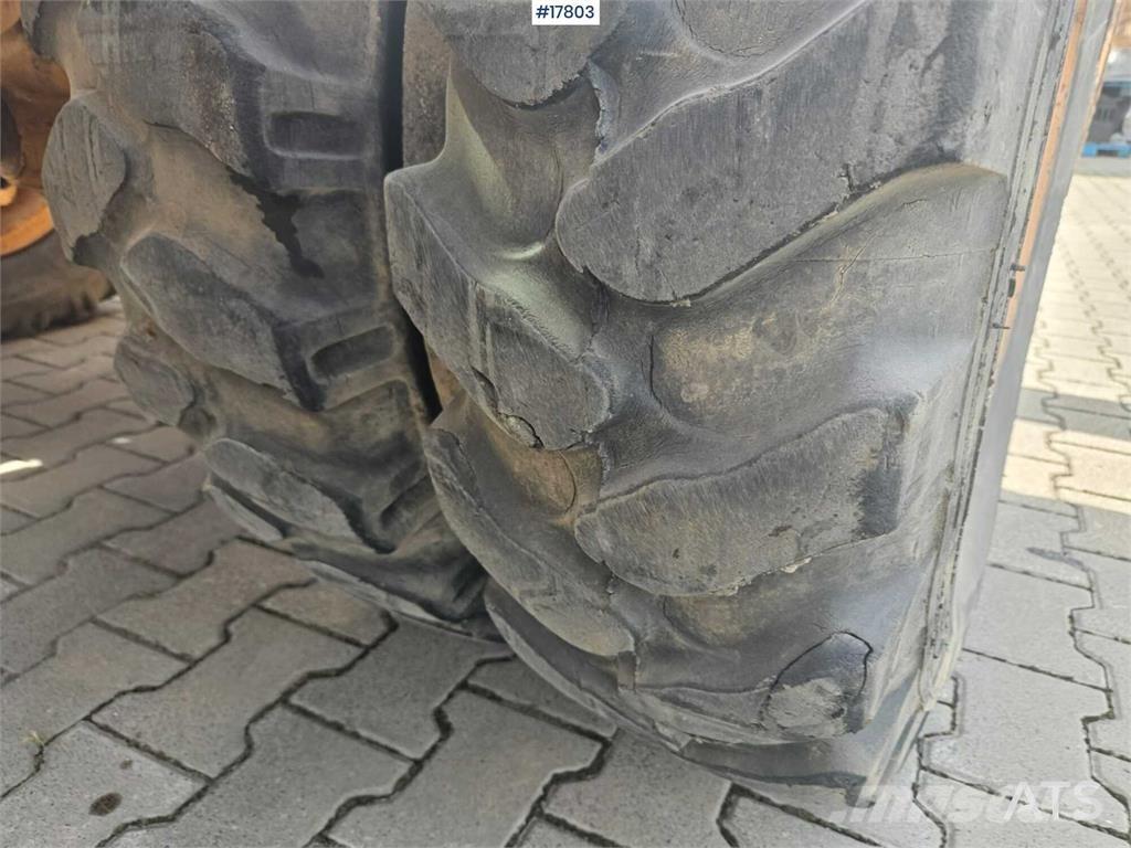 CASE WX 165 Ekskavatori uz riteņiem