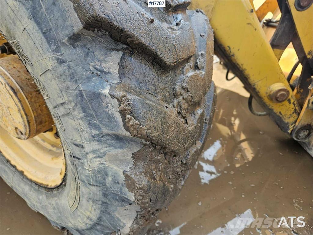 CAT 432E Ekskavatori-iekrāvēji