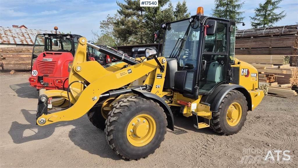 CAT 906M Iekrāvēji uz riteņiem