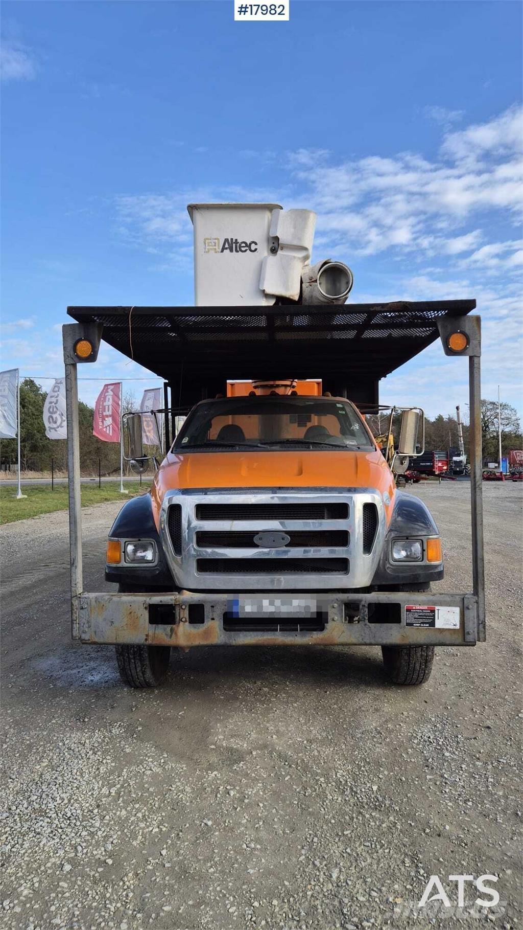 Ford F750 Smagās mašīnas ar celtni