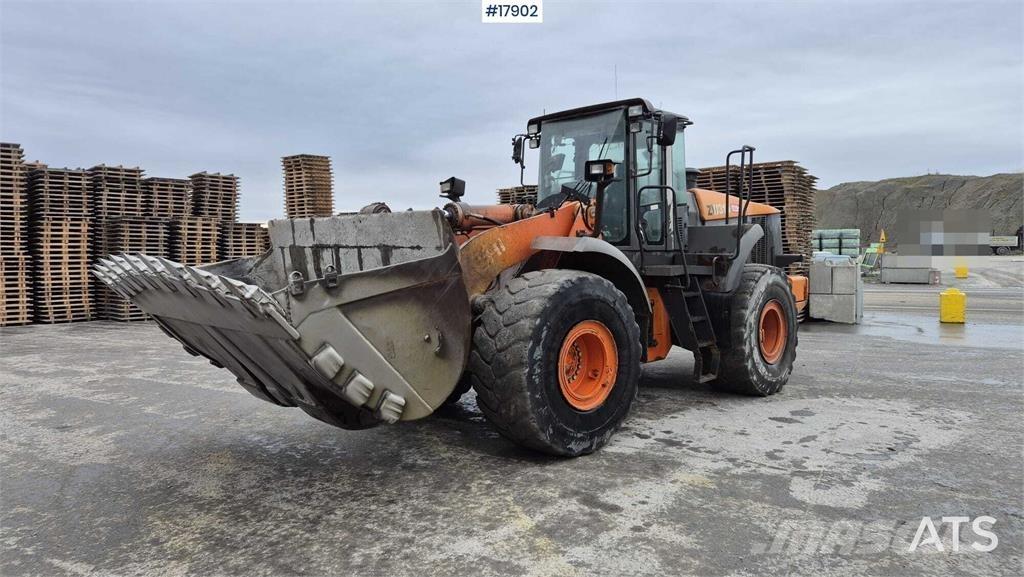 Hitachi ZW 310 Iekrāvēji uz riteņiem