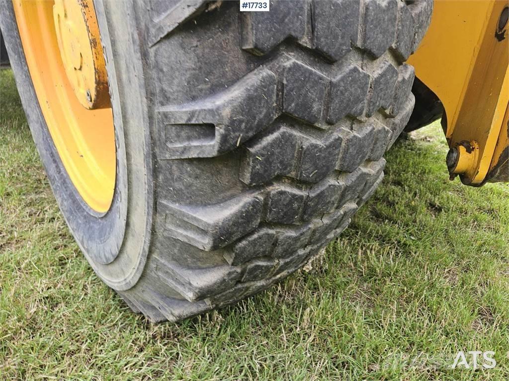JCB 4CX Ekskavatori-iekrāvēji