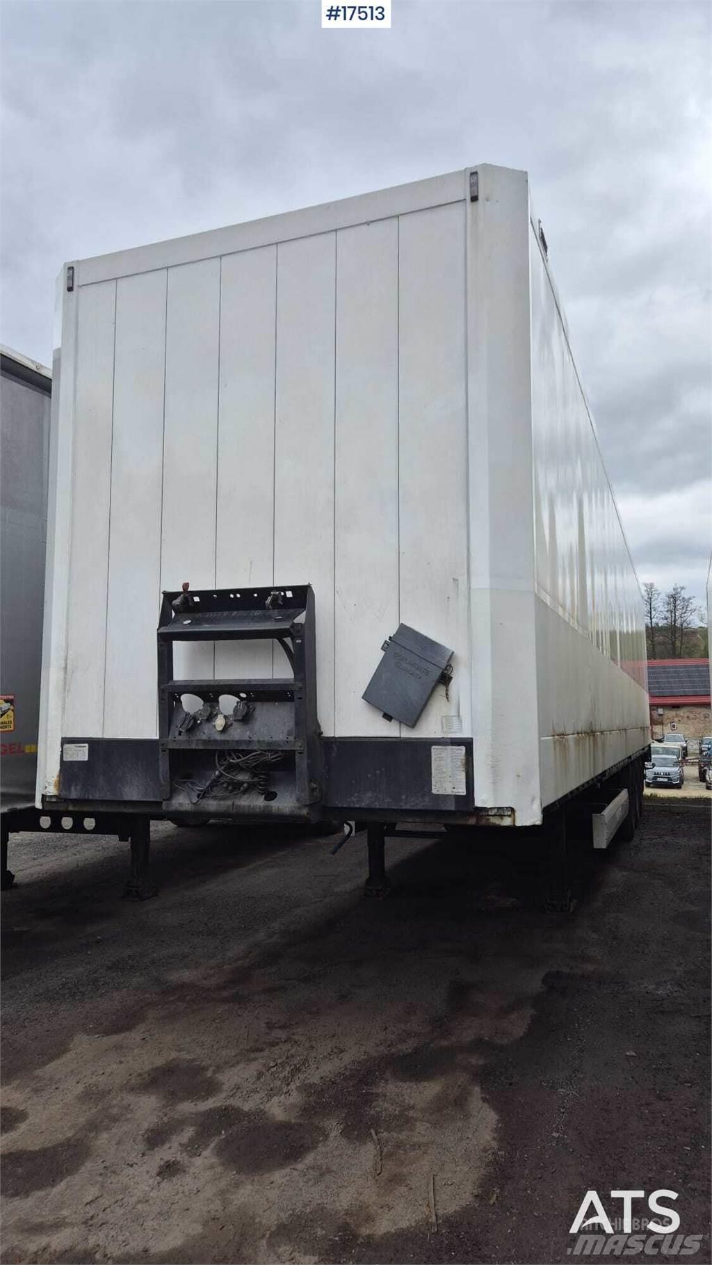 Krone SD Tents puspiekabes