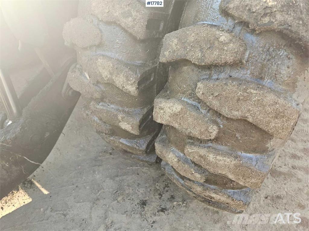 Liebherr A 904 Ekskavatori uz riteņiem