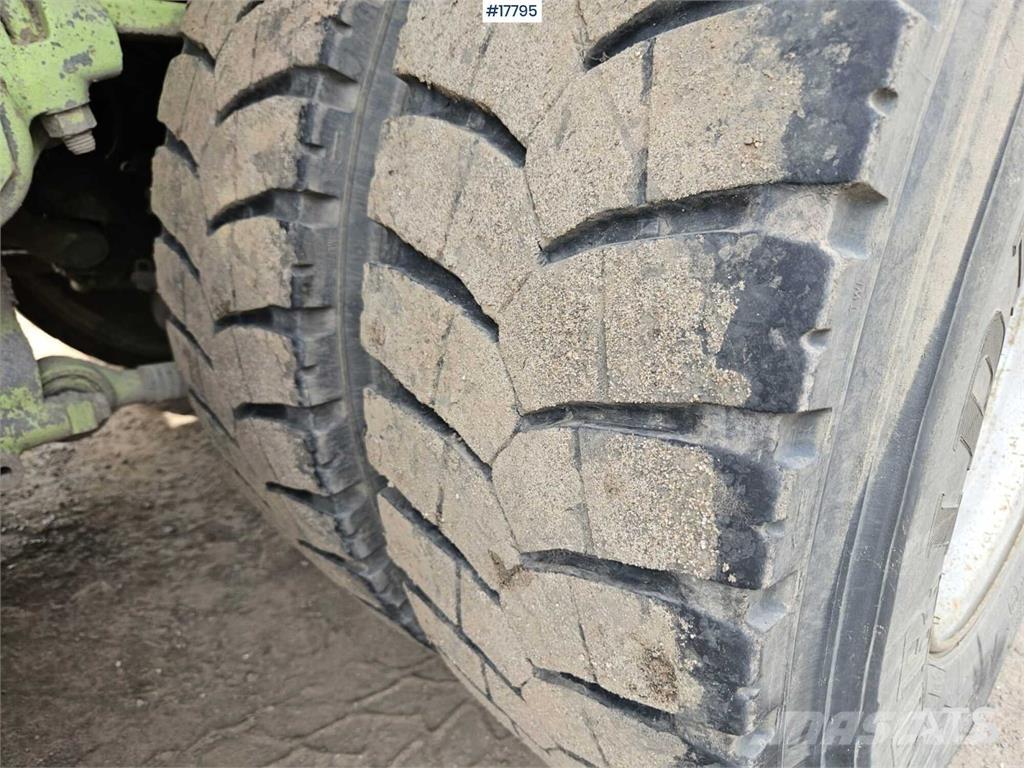 Scania P 340 Smagās mašīnas ar celtni