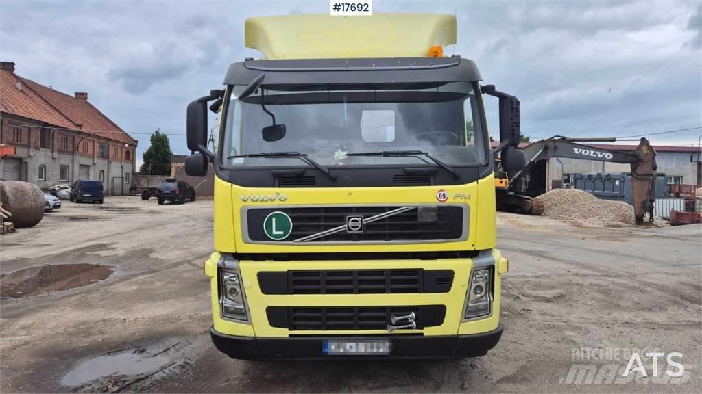 Volvo FM 440 Treileri ar āķi