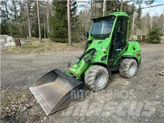 Avant 750 Lietoti riteņu kompaktiekrāvēji