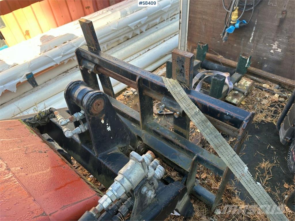 Ditch Witch SK650 Lietoti riteņu kompaktiekrāvēji