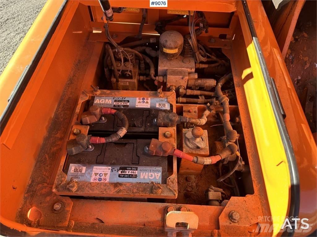 Doosan DX140W Ekskavatori uz riteņiem