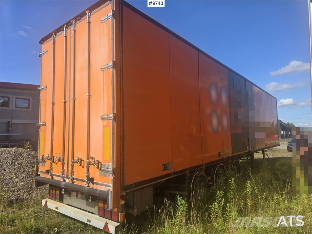 Ekeri L-3 Noslēgtās piekabes
