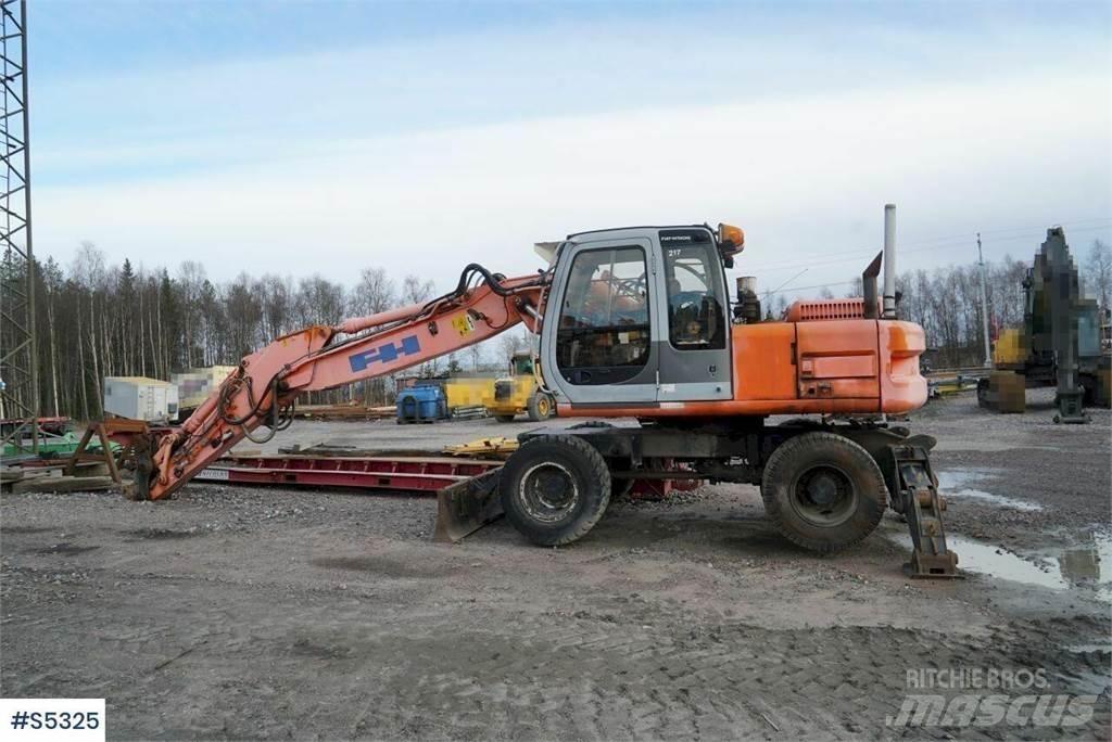 Hitachi EX165W Ekskavatori uz riteņiem