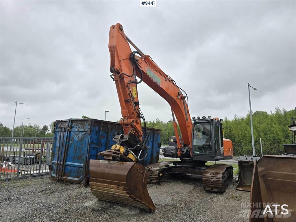 Hitachi ZX 250 LC-3 Kāpurķēžu ekskavatori