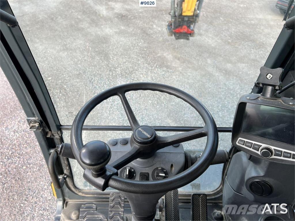 Hyundai 140W-9A Ekskavatori uz riteņiem