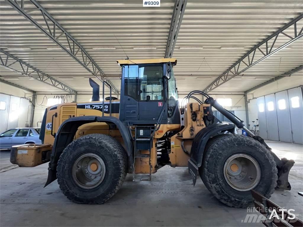 Hyundai HL757TM-9 Riteņu buldozeri