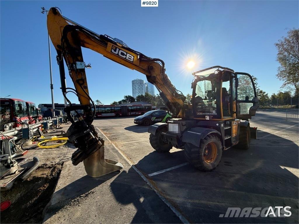 JCB Hydradig 110W Ekskavatori uz riteņiem