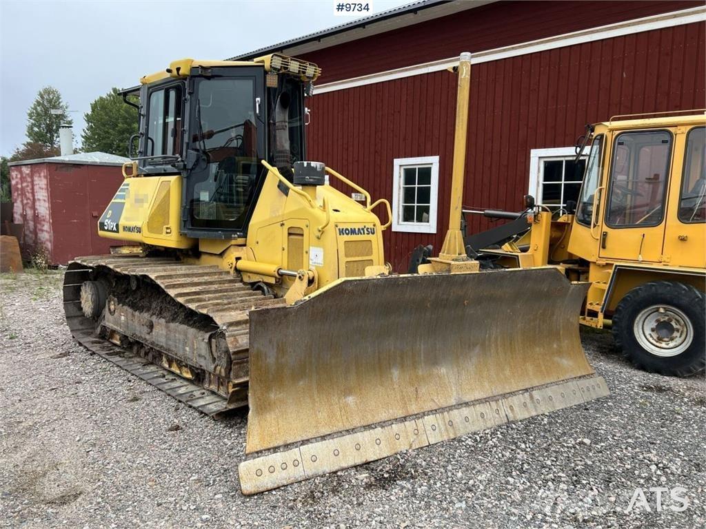 Komatsu D51PX-22 Kāpurķēžu buldozeri