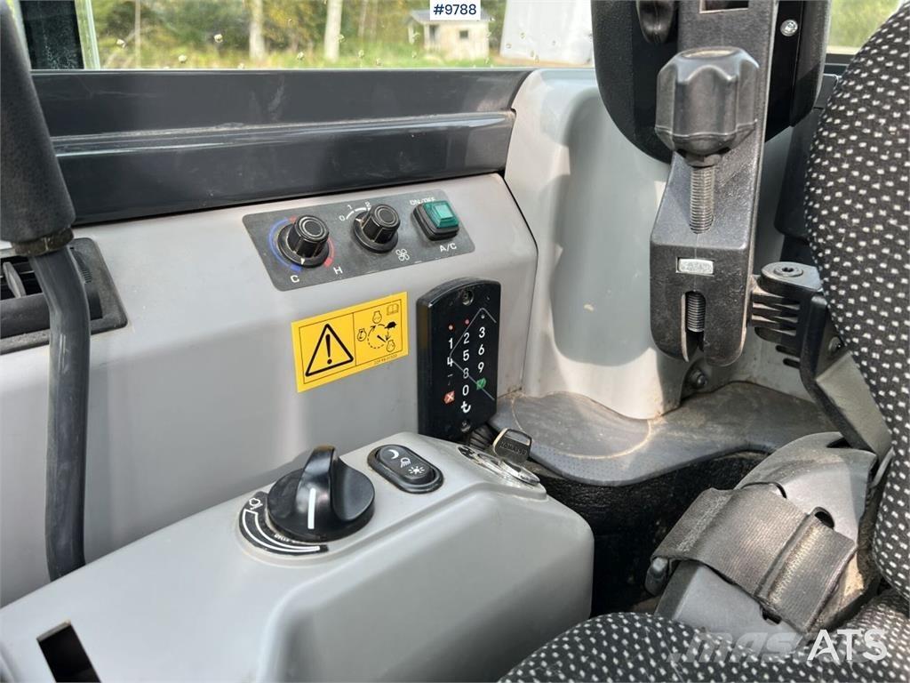Komatsu PC55MR-5E0 Mini ekskavatori < 7 t
