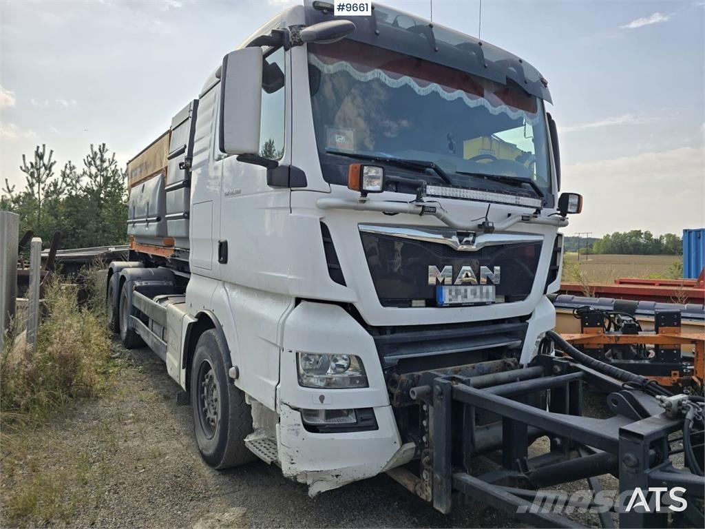MAN TGX 25.500 Treileri ar āķi