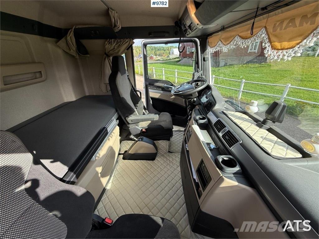 MAN TGX 26.500 6X2 Treileri ar āķi