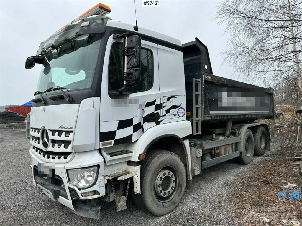 Mercedes-Benz Arocs Pašizgāzējs
