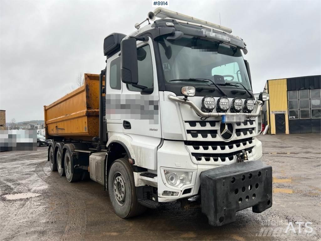 Mercedes-Benz Arocs Treileri ar āķi